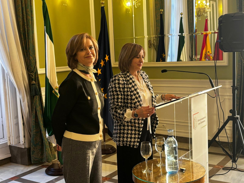 Belén Morata y Amparo Arrabal, en la apertura del encuentro. Belén Morata y Amparo Arrabal, en la apertura del encuentro.